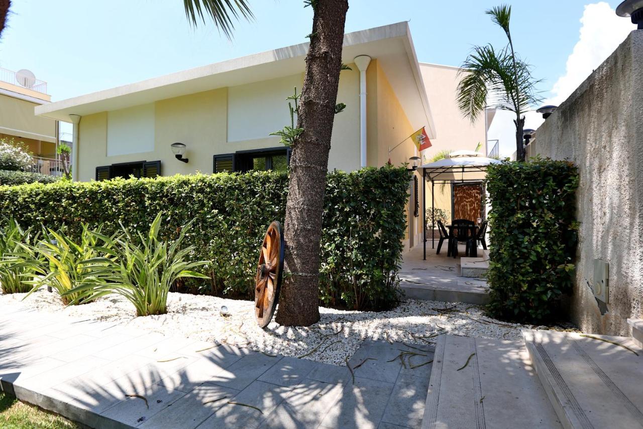 Re Sole La Dependance - Casa vacanza MERCURIO Avola Exterior foto